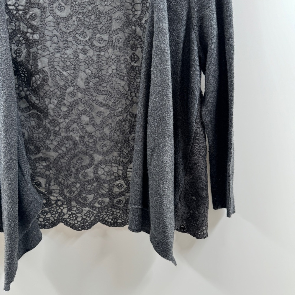 American Eagle Charcoal Grey Lace Back Cardigan Cover Up Women’s Size Small - Picture 3 of 6